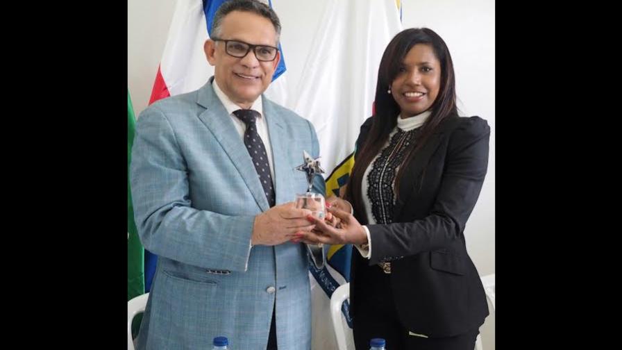 Junta Municipal de Chirino reconoce al ministro de Administración Pública