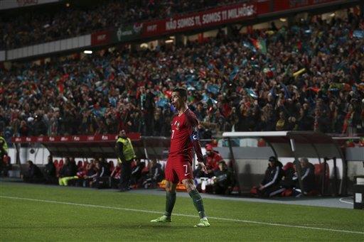 Cristiano Ronaldo factura doblete y llega a 70 goles con Portugal 