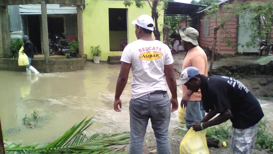 COE reporta 16 localidades incomunicadas y siete puentes afectados por lluvias