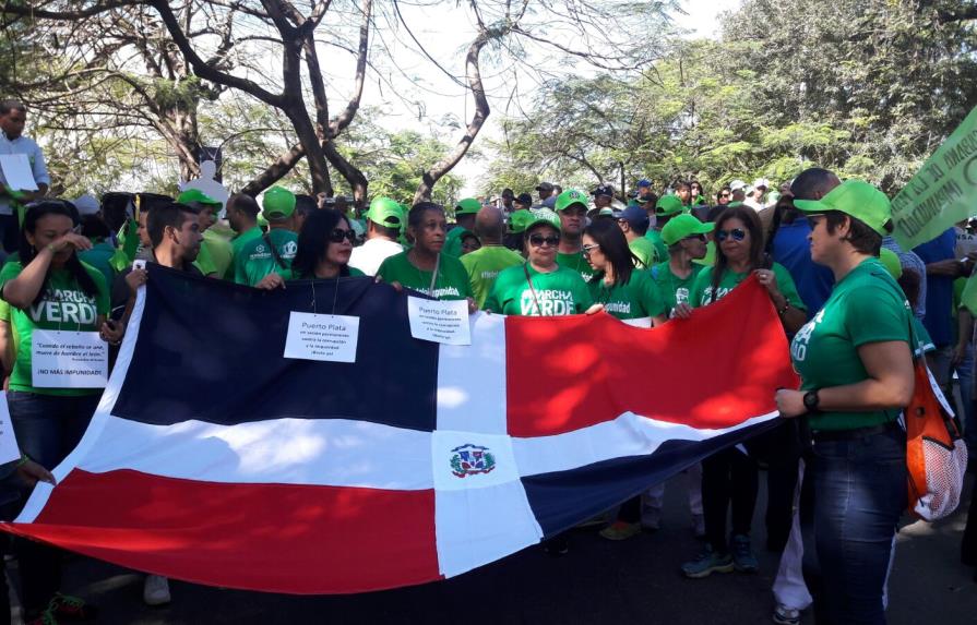 Miles de personas participan en la “Marcha Verde” en Santiago