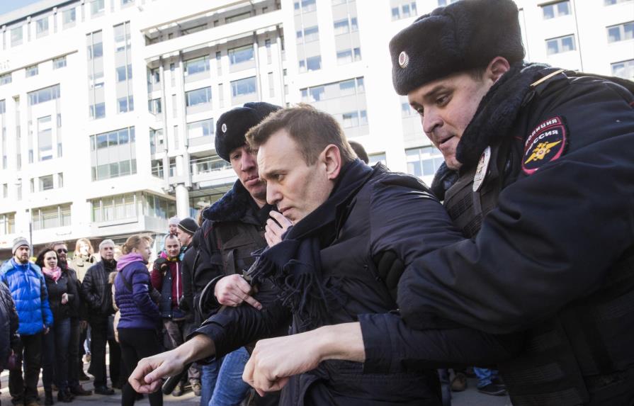 Centenares de detenidos, incluido el opositor Navalny en protestas en Rusia