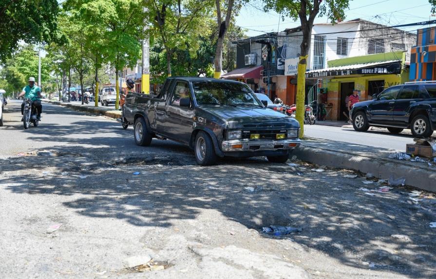 El hoyo en el medio de la avenida de Guachupita atemoriza a conductores