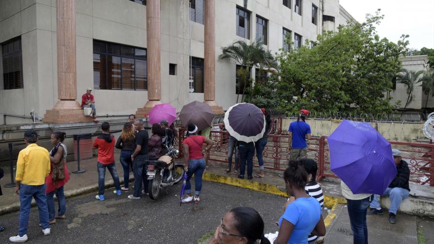 Presos del Palacio de Justicia de Santiago vuelven amotinarse por hacinamiento Presos del Palacio de Justicia de Santiago vuelven amotinarse por hacinamiento