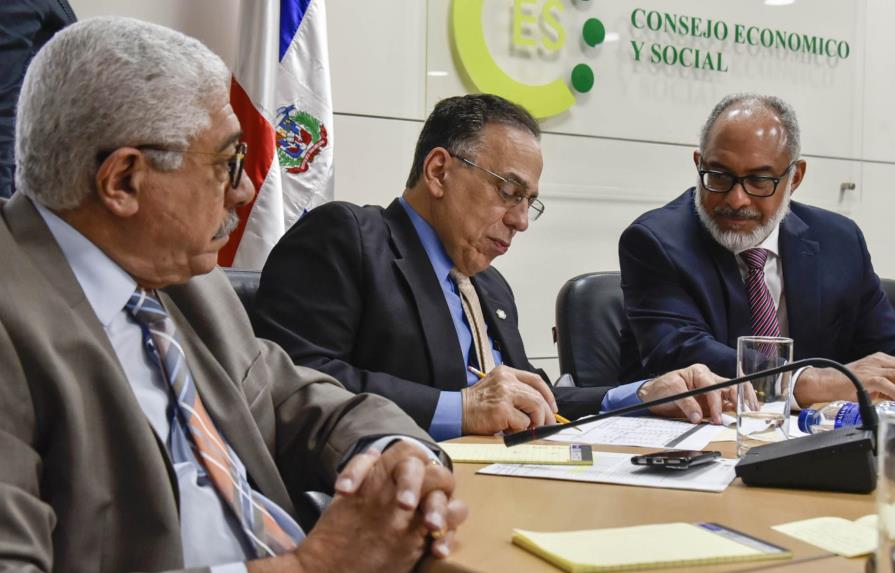 Comisión investiga licitación de Punta Catalina entrevista a ejecutivos de Golder y de FTI Consulting 