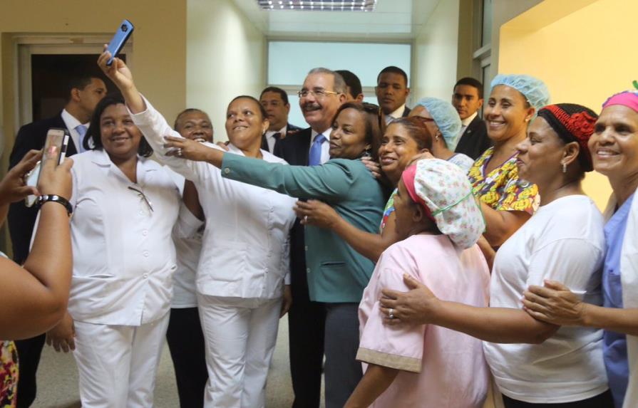 Presidente realiza visita sorpresa a Villa Liberación en Santo Domingo Este
