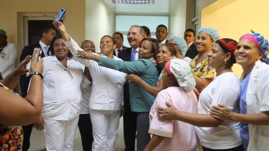 Presidente realiza visita sorpresa a Villa Liberación en Santo Domingo Este