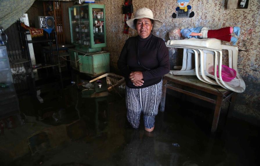 Once mil personas están en albergues por lluvias en Perú