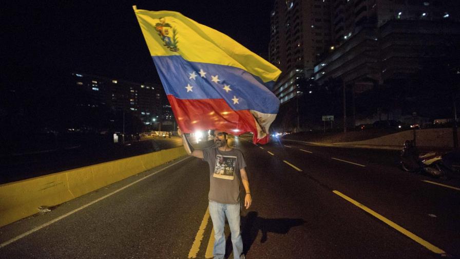 Siete países de UNASUR condenan situación en Venezuela 