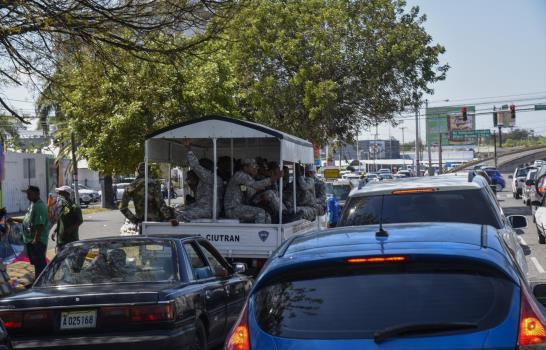 Bajo patrullaje policial en el Distrito Nacional este sábado