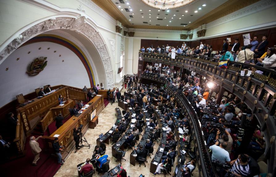 Parlamento venezolano intentará destituir a magistrados del Tribunal Supremo 