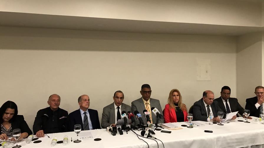 Partidos de oposición llaman al diálogo al PLD para la Ley de Partidos y reforma electoral Partidos de oposición llaman al diálogo al PLD para la Ley de Partidos y reforma electoral