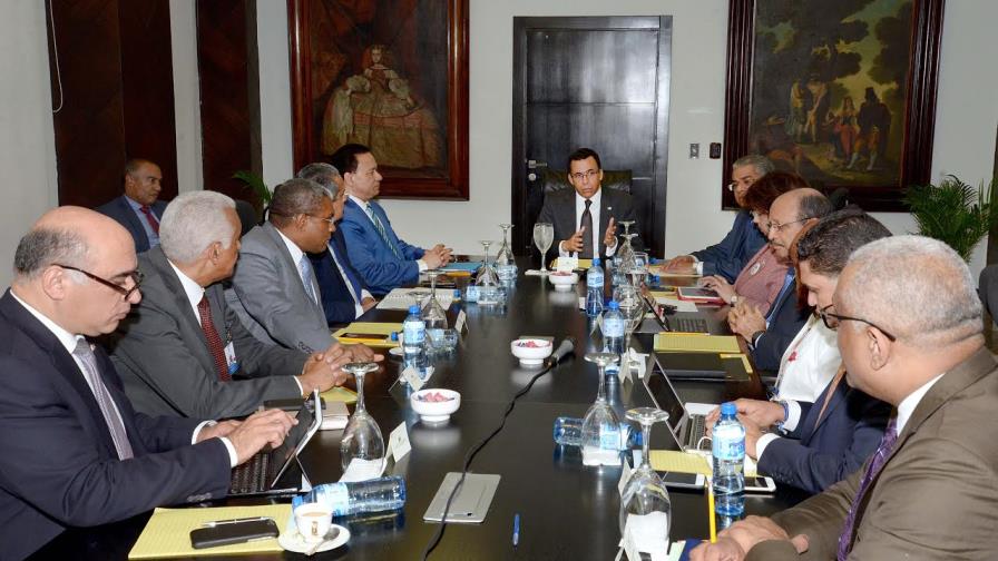 Educación dispone medidas para agilizar pagos a 57 suplidores del alimento escolar Educación dispone medidas para agilizar pagos a 57 suplidores del alimento escolar