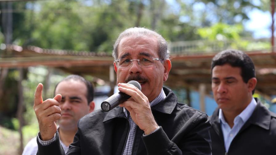 Danilo Medina entrega fondos por más de RD$104 millones para proyectos agrícolas Danilo Medina entrega fondos por más de RD$104 millones para proyectos agrícolas
