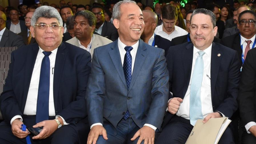 La CDEEE apoya inversión privada de US$780 millones en energía renovable