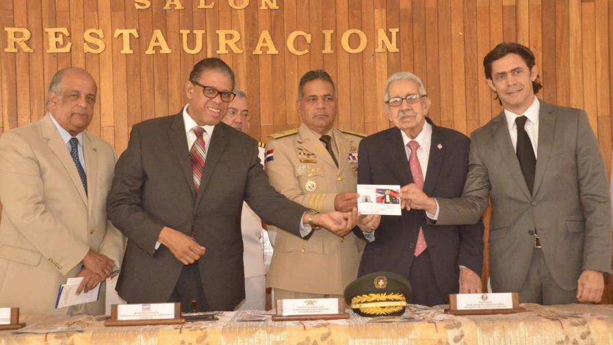 Inposdom pone en circulación emisión postal en honor a Francisco del Rosario Sánchez Inposdom pone en circulación emisión postal en honor a Francisco del Rosario Sánchez