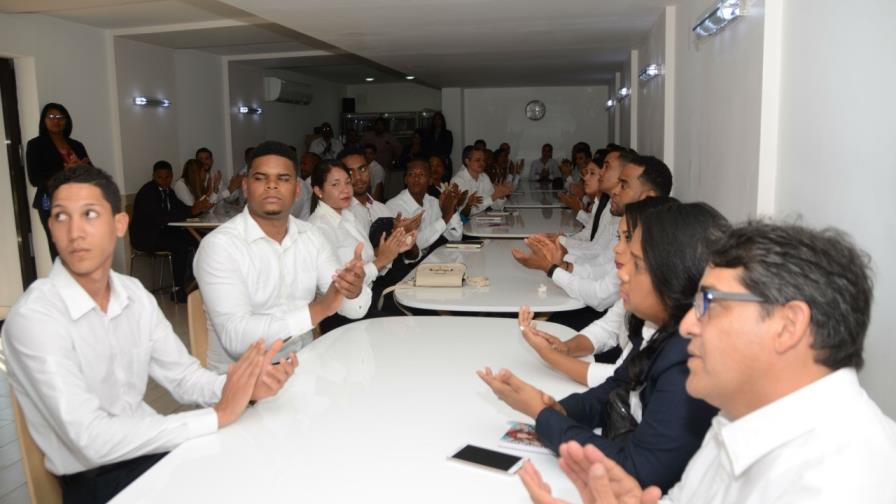 Migración integra nuevos inspectores en aeropuertos y en la frontera