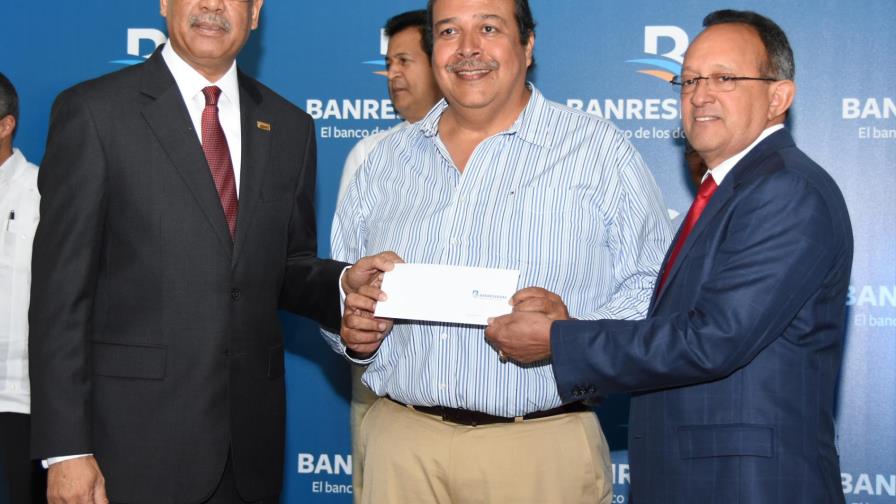 BanReservas financiará producción de arroz con RD$6 mil millones