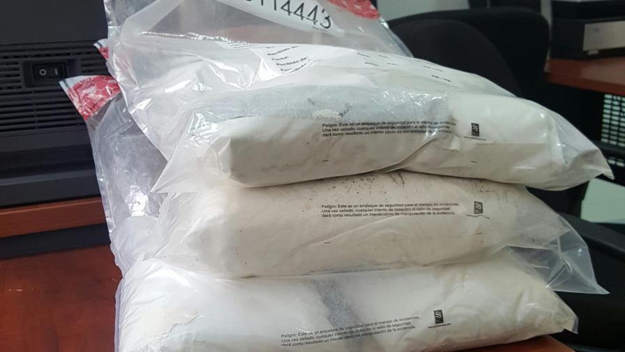 DNCD decomisa nueve paquetes de heroína en Santo Domingo Norte 