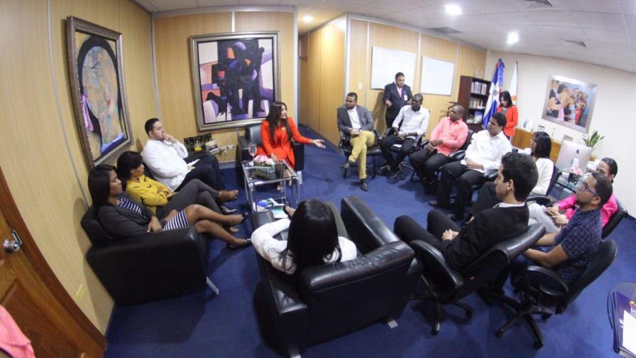 Entregan obsequios a galardonados en Premio Nacional de la Juventud 2017 Entregan obsequios a galardonados en Premio Nacional de la Juventud 2017