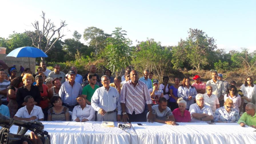 Comunitarios rechazan construcción de envasadora de gas en Caleta, La Romana 