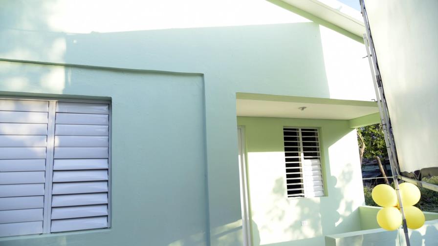 Alcaldía de Hato del Yaque entrega vivienda a familia de escasos recursos Alcaldía de Hato del Yaque entrega vivienda a familia de escasos recursos