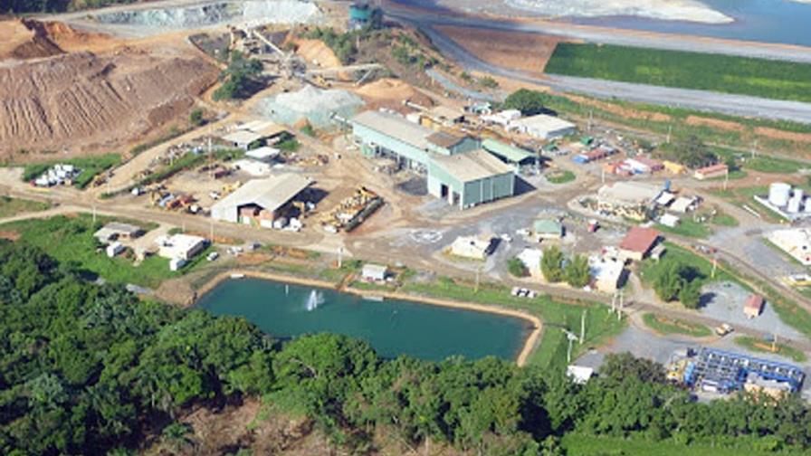 ¿Qué cantidad de terreno utiliza el país para la minería y cuánto exporta?