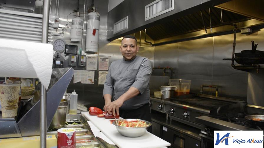 El dominicano que quería ser pelotero pero le fue mejor como chef 