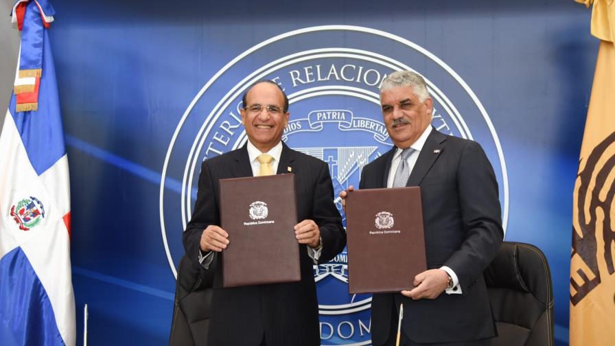 Cancillería y JCE ratifican acuerdo para dar asistencia a los dominicanos en el exterior Cancillería y JCE ratifican acuerdo para dar asistencia a los dominicanos en el exterior