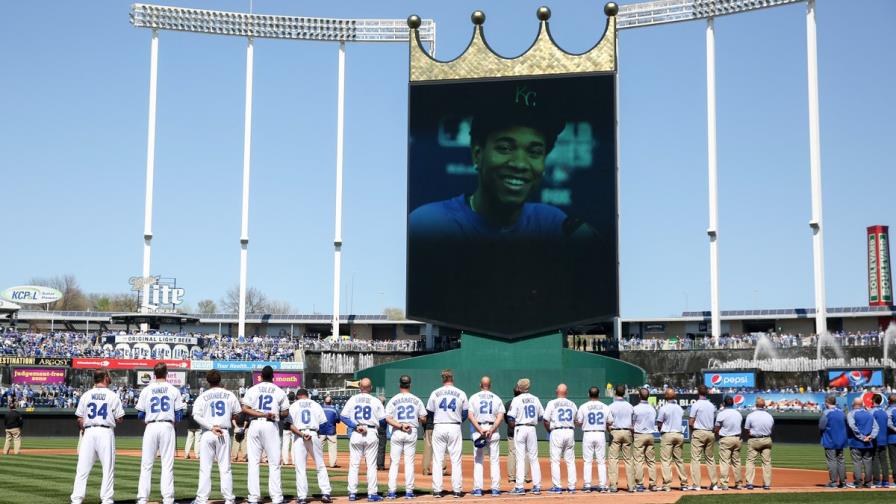 VIDEO: Los Reales de Kansas City rinden tributo a Yordano Ventura VIDEO: Los Reales de Kansas City rinden tributo a Yordano Ventura