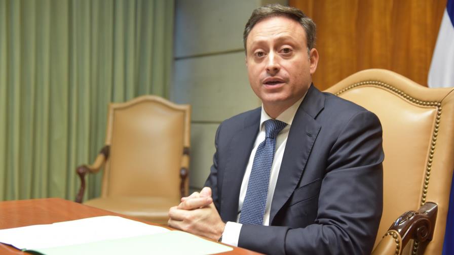 Arrestan a alcalde de Villa Los Almácigos por supuesta relación con una menor de 14 años Arrestan a alcalde de Villa Los Almácigos por supuesta relación con una menor de 14 años