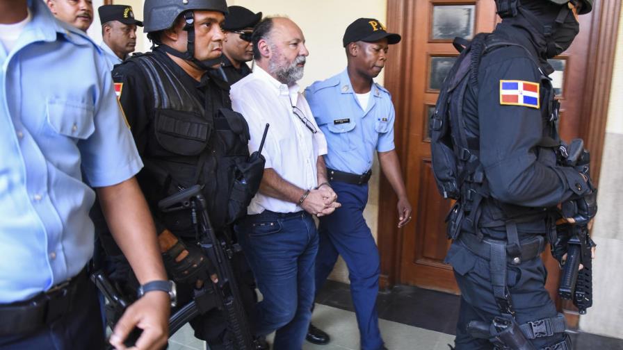 Todavía se desconoce el lugar de salida de pilotos franceses  fugados