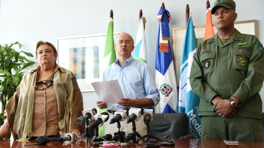 Medio Ambiente interviene vertedero Duquesa Medio Ambiente interviene vertedero Duquesa