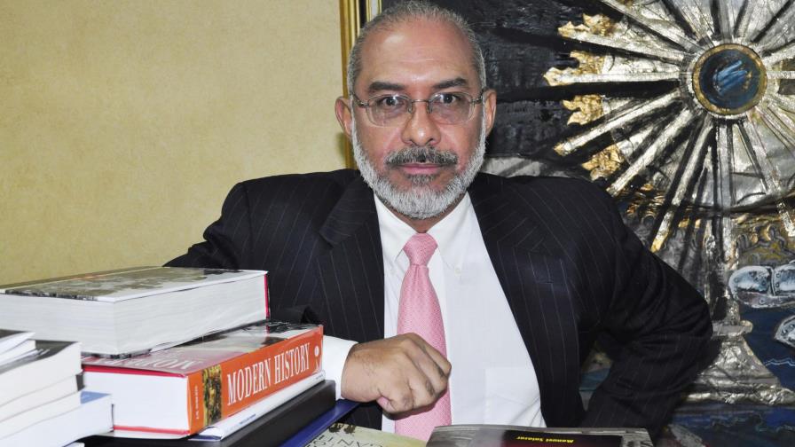 Maldonado propone a la UASD elaborar plan de desarrollo para San Juan; deplora pobreza