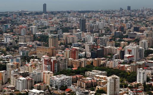 Los dominicanos observan la econom&iacute;a con pesimismo y las redes no los seducen