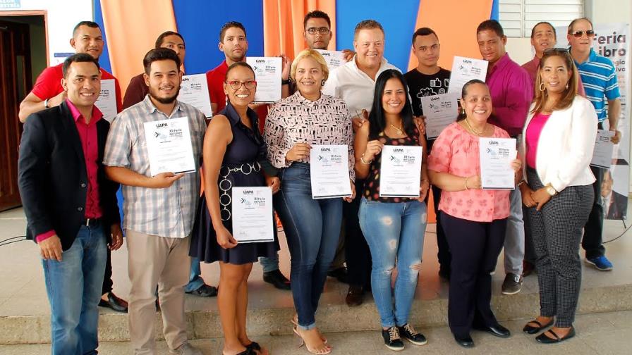 UAPA celebra feria de libros y de tecnología  