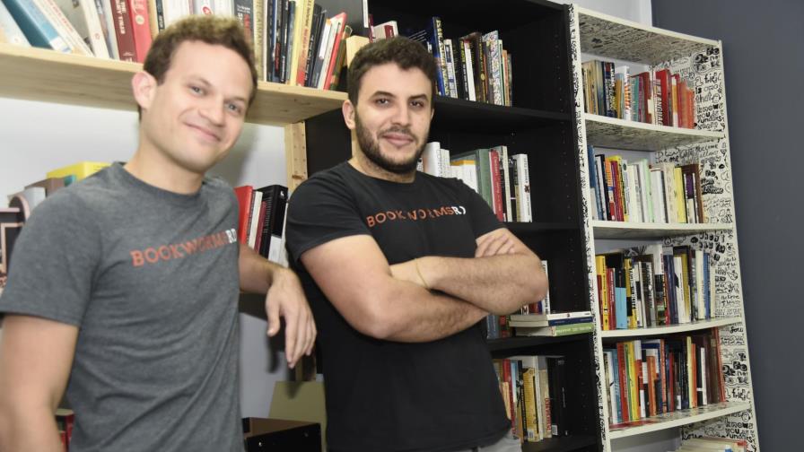 Bookworms RD: El libro de siempre encuentra caminos en las nuevas redes Bookworms RD: El libro de siempre encuentra caminos en las nuevas redes