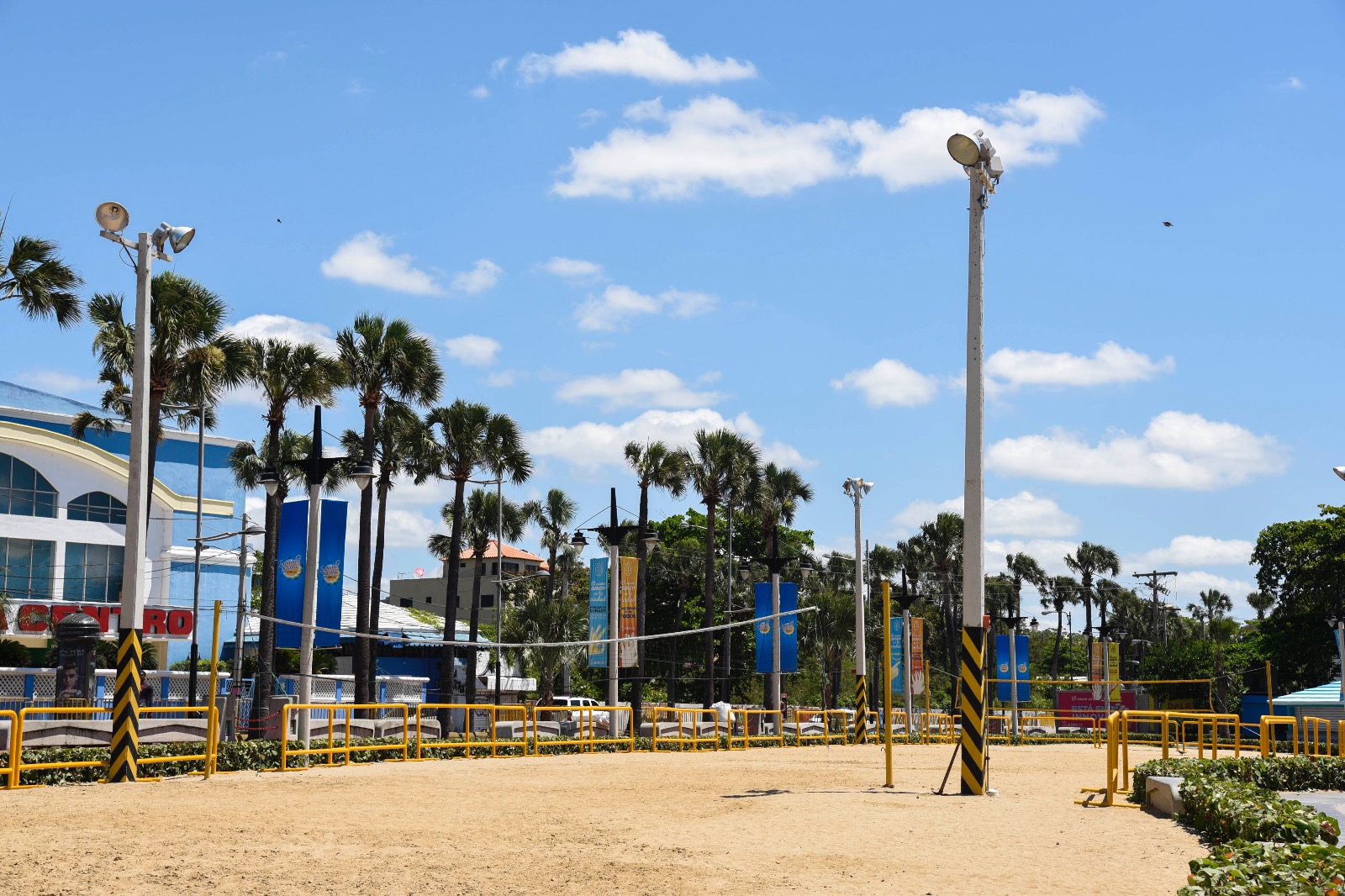 Según los organizadores, en el voleibol playero participaran más de 400 féminas.