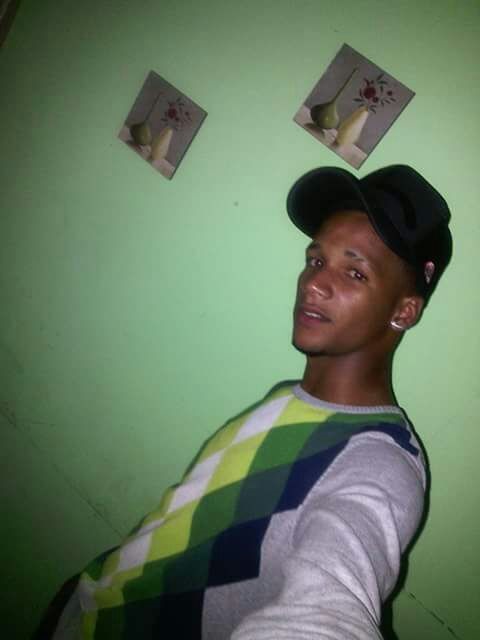 El  joven Alexander Acosta, de 23 años, ultimado en supuesto enfrentamiento con miembro de la Armada, en Sabana de la Mar.