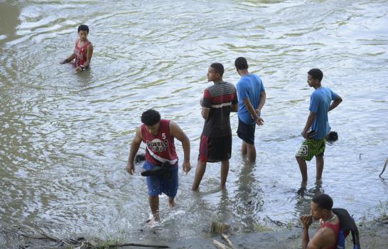 Vacacionistas invaden balnearios de Santiago y el Cibao en Viernes Santo