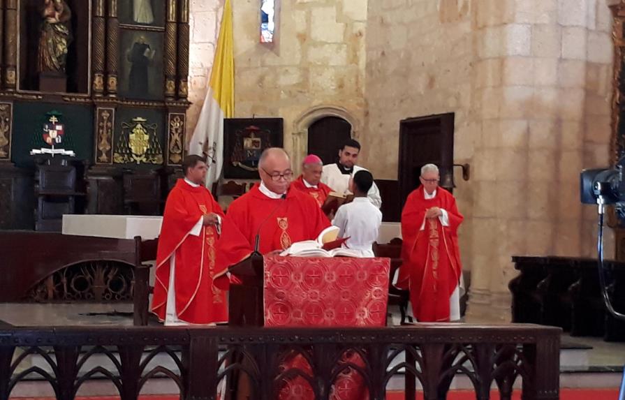 Arzobispo Ozoria encabeza misa de la Pasión y Muerte de Cristo