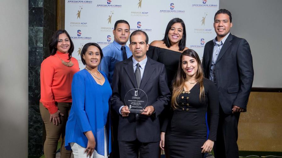 Asociación Cibao reconoce la excelencia de colaboradores y de tres sucursales