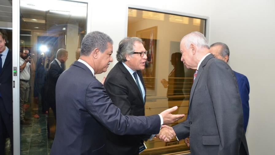 Almagro aborda temas regionales con Leonel Fernández en la Funglode 