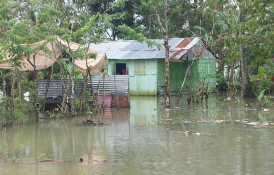COE reporta catorce provincias en alerta y 23 comunidades aisladas por las lluvias