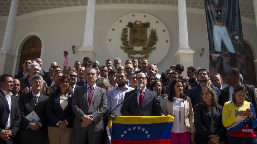 Oposición y chavismo marcharán en Venezuela entre temores de violencia