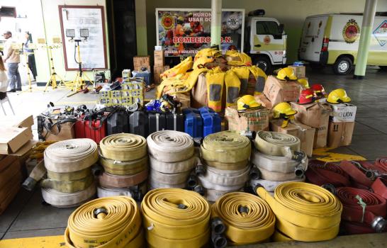Gobierno de Canadá dona equipos al Cuerpo de Bomberos de Santo Domingo Gobierno de Canadá dona equipos al Cuerpo de Bomberos de Santo Domingo