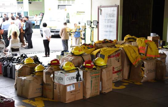 Gobierno de Canadá dona equipos al Cuerpo de Bomberos de Santo Domingo Gobierno de Canadá dona equipos al Cuerpo de Bomberos de Santo Domingo
