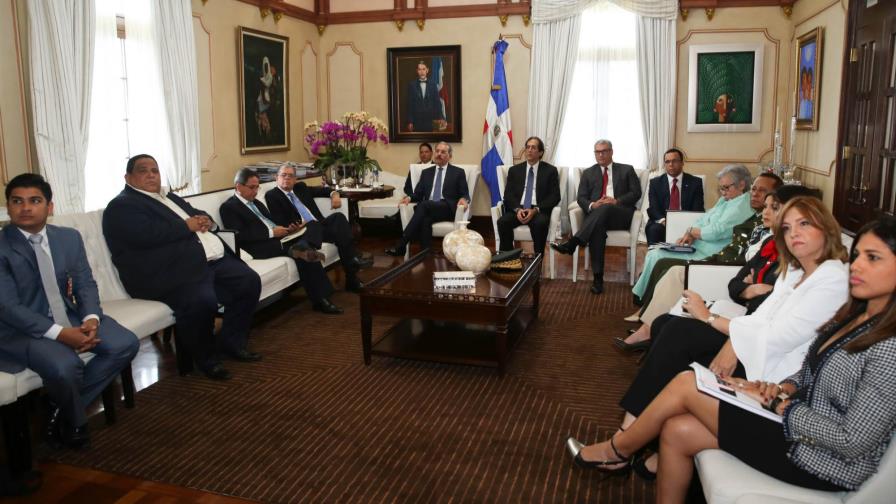 Gobierno presenta propuesta de Plan Estratégico Nacional para la Seguridad Vial 2017-2020 Gobierno presenta propuesta de Plan Estratégico Nacional para la Seguridad Vial 2017-2020