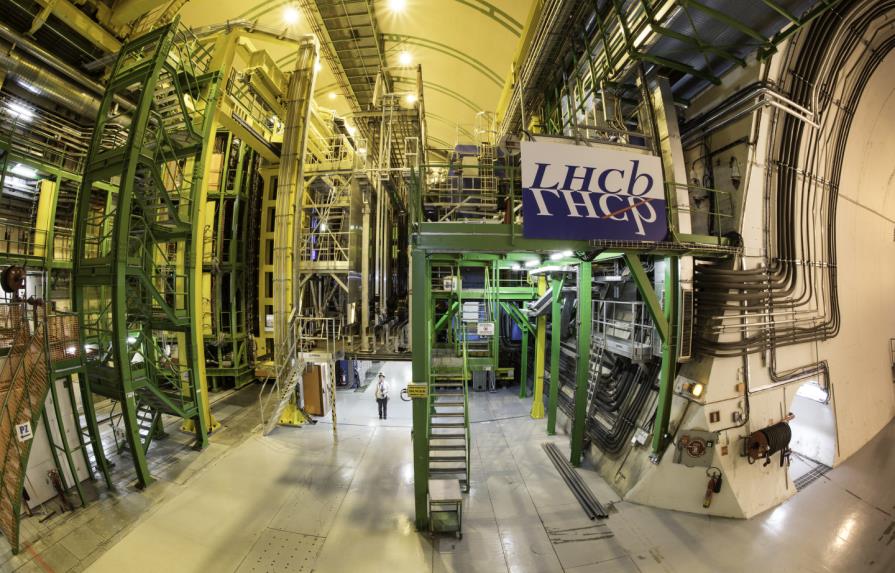El CERN halla indicios de una nueva partícula que cuestionaría física actual