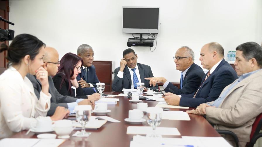 Diputados estudian proyecto de apoyo a la lucha contra el Sida en el país