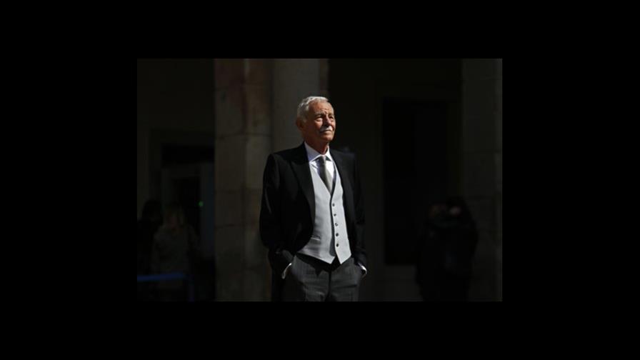 El español Eduardo Mendoza recibe el Premio Cervantes 